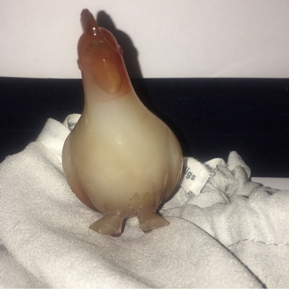 Jadeite collectible chicken figurín piece